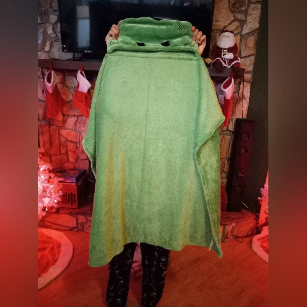 Miniso Cartoon Green Snugible Kids Wearable Blanket Sloungy Fleece Nestle Hooded